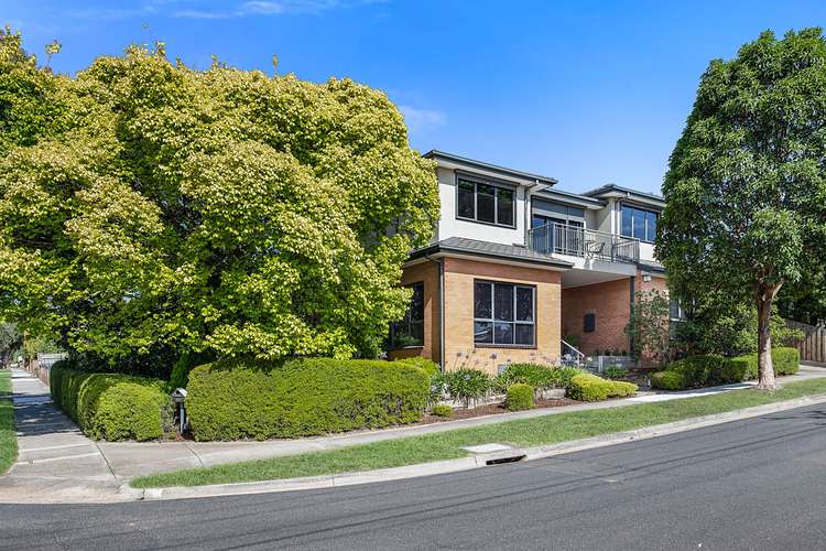 Main view of Homely house listing, 22 Lynden Grove, Mount Waverley VIC 3149