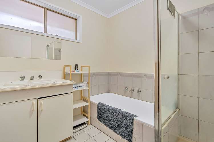 Fifth view of Homely house listing, 5 Ealing Close, Craigieburn VIC 3064