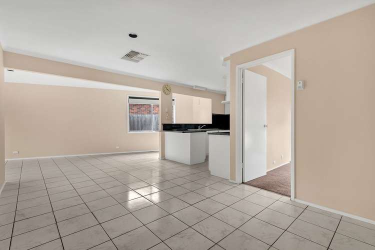 Fourth view of Homely house listing, 3 Debbie Court, Mill Park VIC 3082