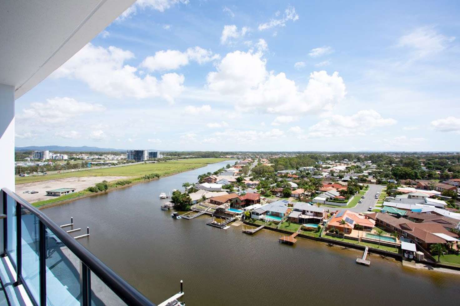 Main view of Homely unit listing, 31005/5 Harbour Side Court, Biggera Waters QLD 4216