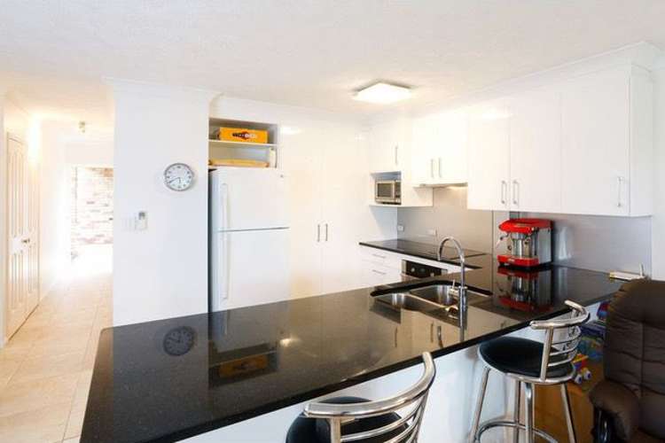 Third view of Homely apartment listing, 2/186 Harcourt Street, New Farm QLD 4005