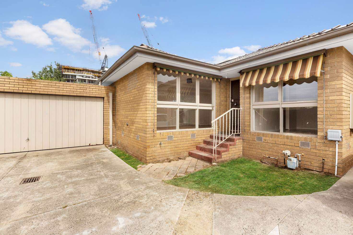 Main view of Homely unit listing, 3/10 Caloola Avenue, Oakleigh VIC 3166