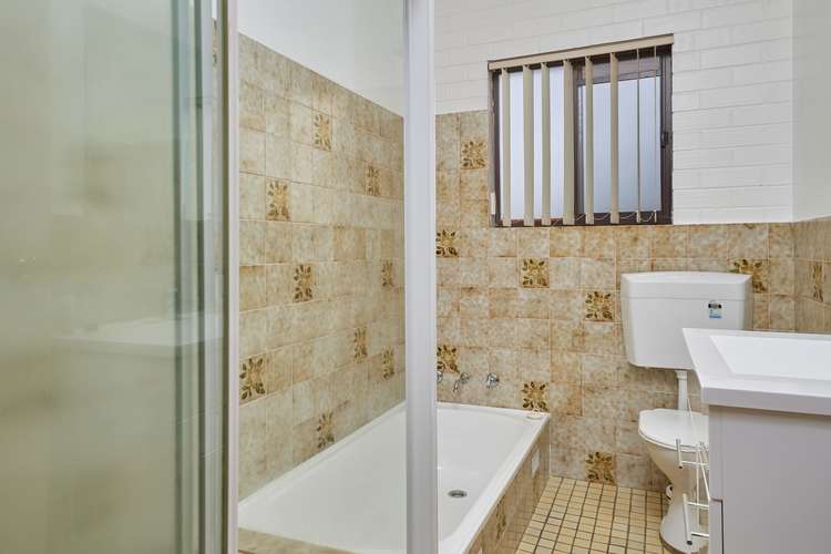 Fifth view of Homely house listing, 1/6 Borneo Place, Ashmont NSW 2650