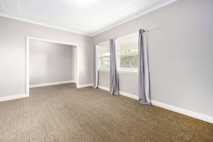 Fifth view of Homely house listing, 2 Renshaw Avenue, Singleton NSW 2330