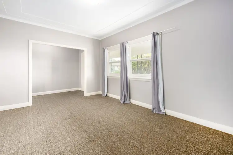 Fifth view of Homely house listing, 2 Renshaw Avenue, Singleton NSW 2330