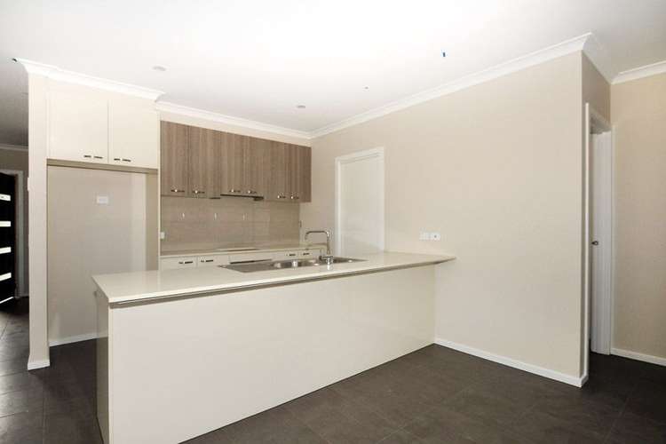 Third view of Homely townhouse listing, 7 Mercury Court, Carrum Downs VIC 3201