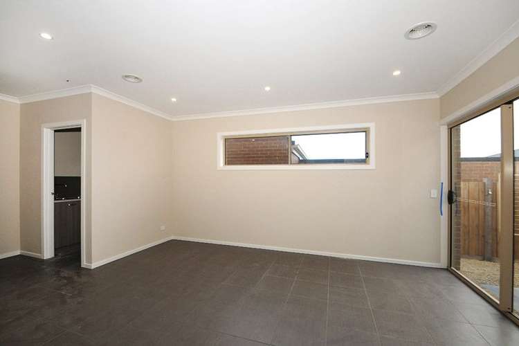 Fifth view of Homely townhouse listing, 7 Mercury Court, Carrum Downs VIC 3201