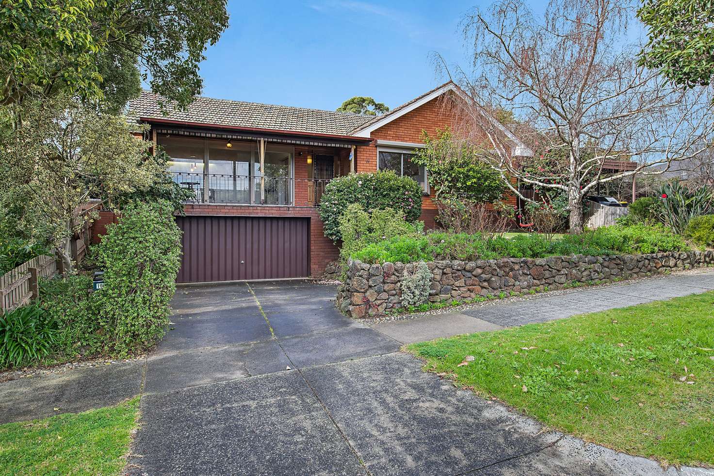 Main view of Homely house listing, 10 Mayfield Drive, Mount Waverley VIC 3149