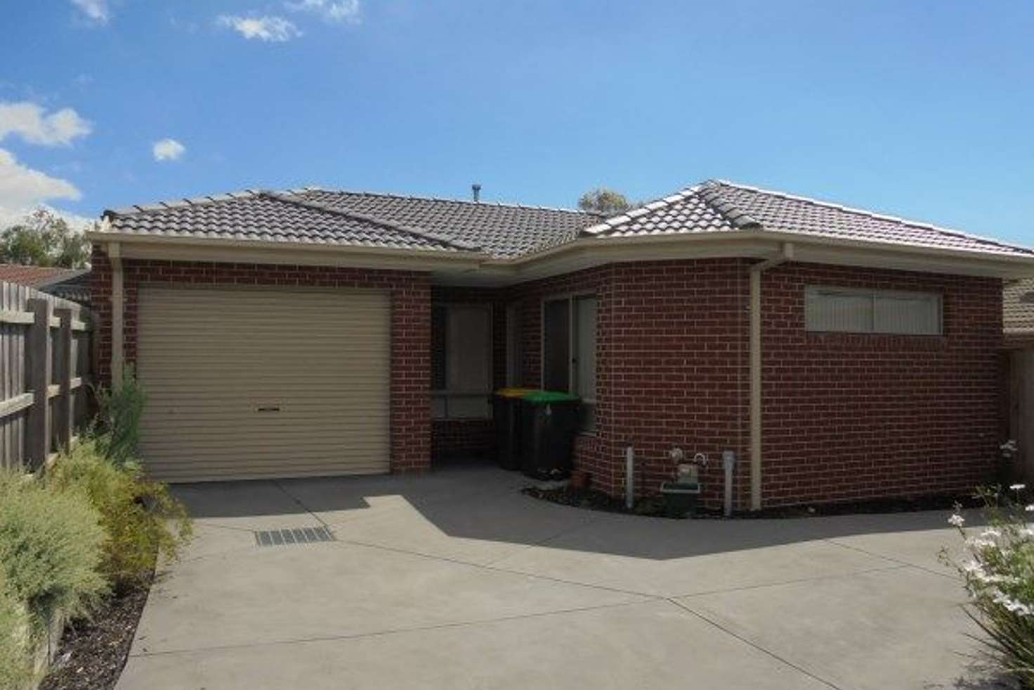 Main view of Homely unit listing, 2/10 Mowbray Court, Carrum Downs VIC 3201