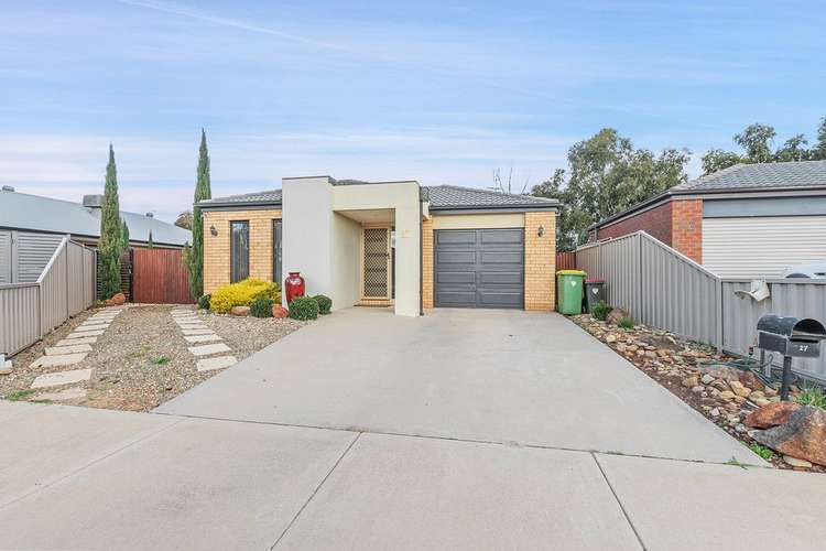 Main view of Homely house listing, 27 Struve Court, Echuca VIC 3564