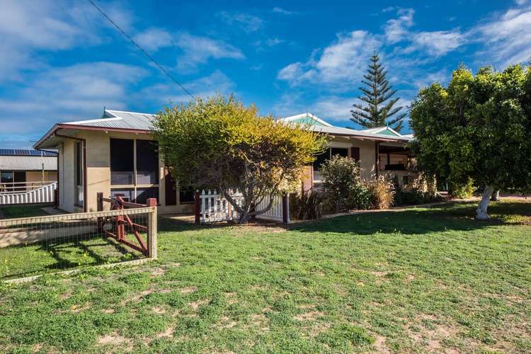 10 Peterwangey Place, Port Denison WA 6525