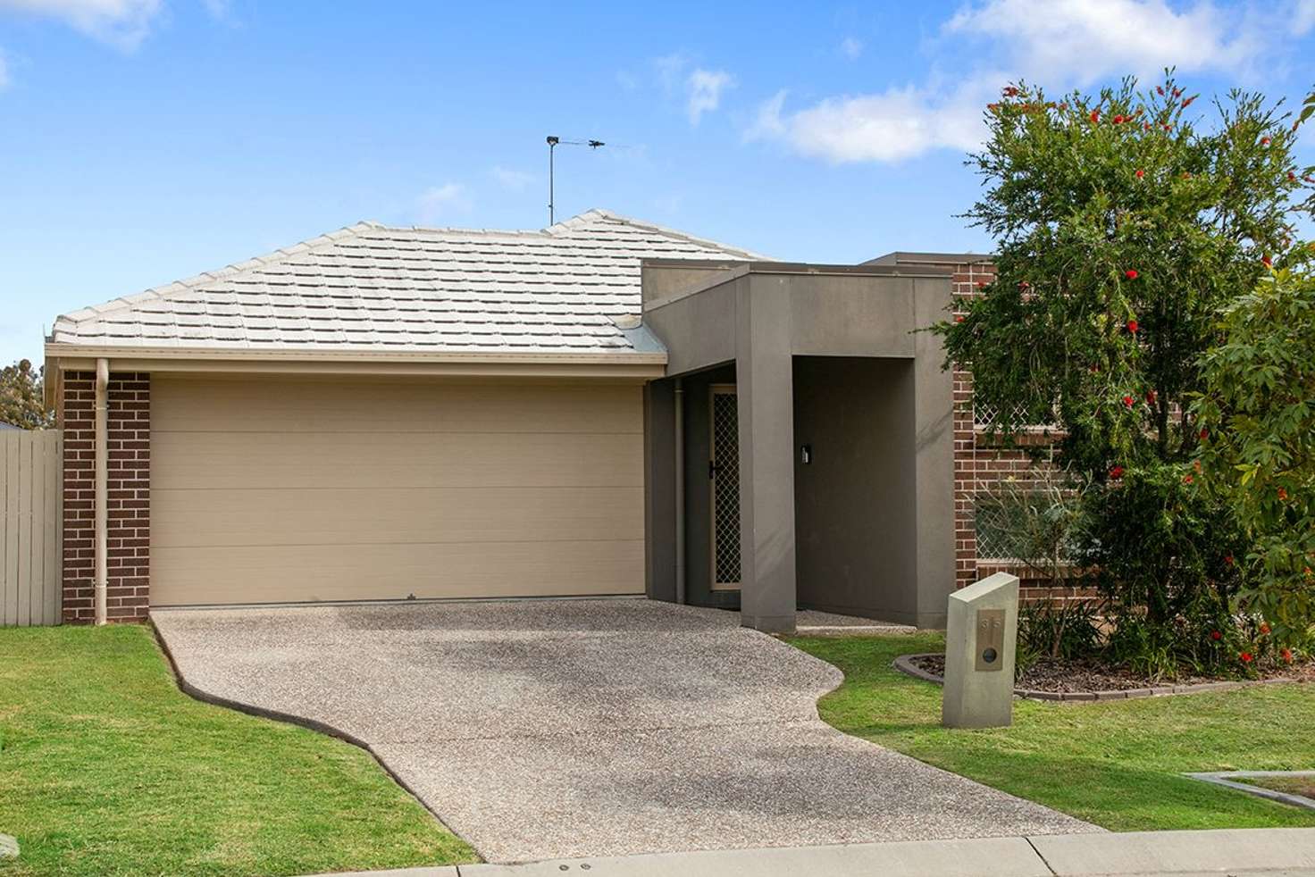 Main view of Homely house listing, 35 Finnegan Circuit, Oxley QLD 4075
