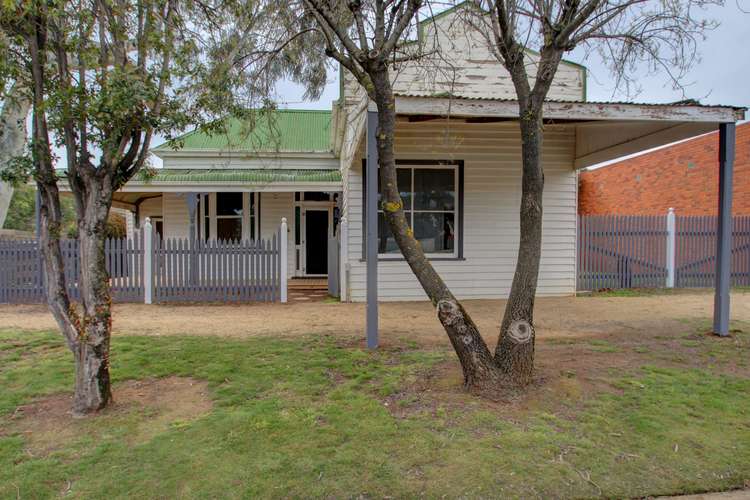 19 Beek Street, Katamatite VIC 3649