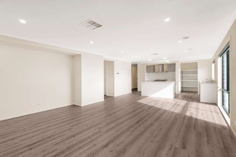 Second view of Homely house listing, 8 Verdant Court, Beveridge VIC 3753