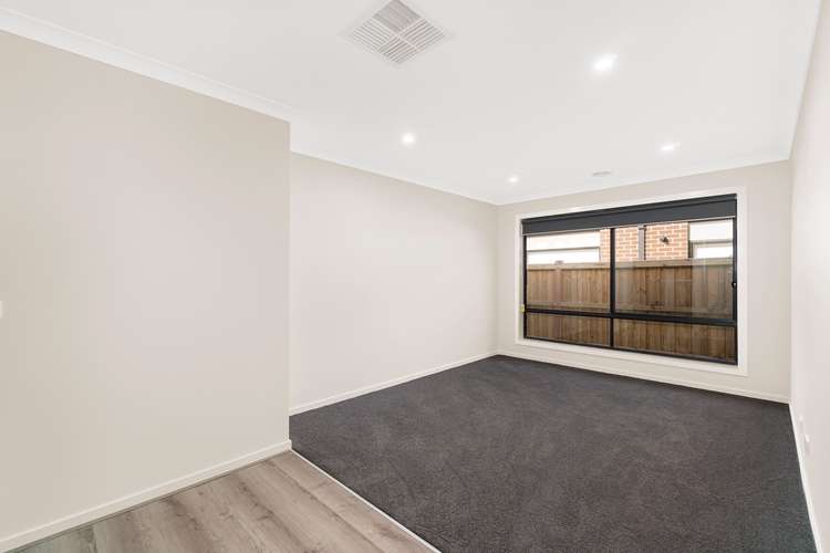 Fourth view of Homely house listing, 8 Verdant Court, Beveridge VIC 3753