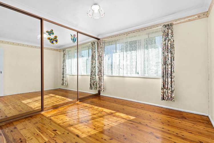 Second view of Homely house listing, 33 William Beach Road, Kanahooka NSW 2530
