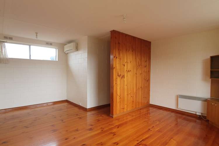 Main view of Homely unit listing, 2/73 Ormond Road, Clayton VIC 3168