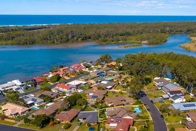 4 David Watt Close, Sawtell NSW 2452