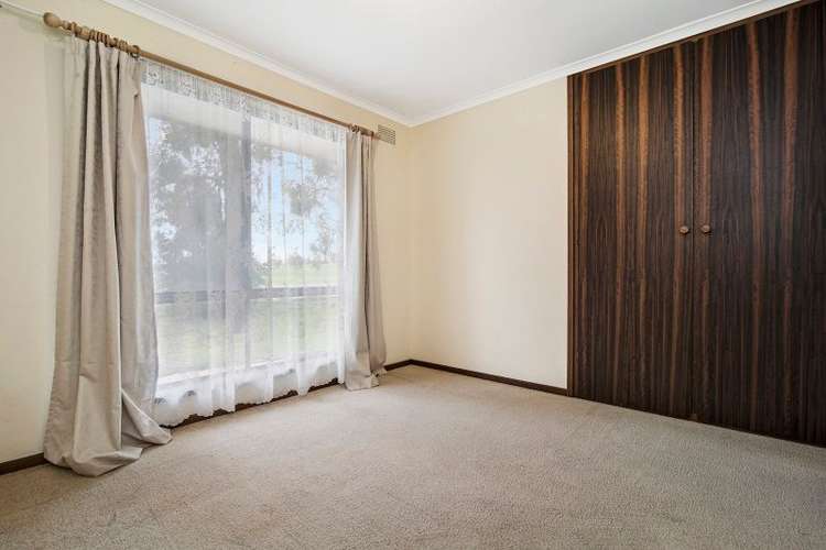 Fifth view of Homely house listing, 1/126 Edwards Road, Kennington VIC 3550