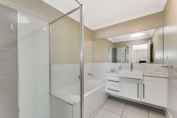 Sixth view of Homely unit listing, Unit 1/7 Wapiti Street, Kearneys Spring QLD 4350