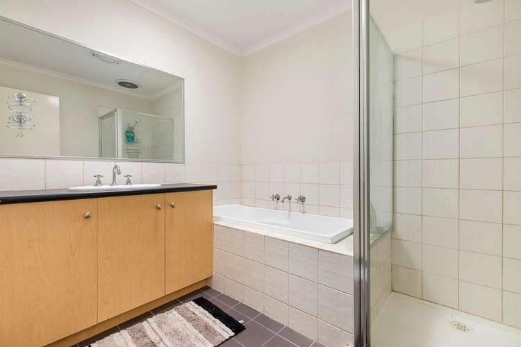 Fifth view of Homely house listing, 2 Seggan Circle, Gowanbrae VIC 3043