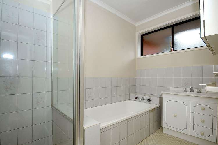 Fourth view of Homely unit listing, 2/11 Grenfell Road, Mount Waverley VIC 3149