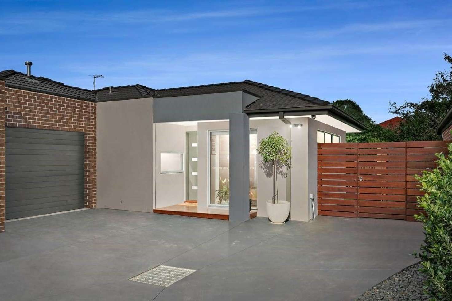 Main view of Homely unit listing, 2/1 Royle Street, Frankston VIC 3199