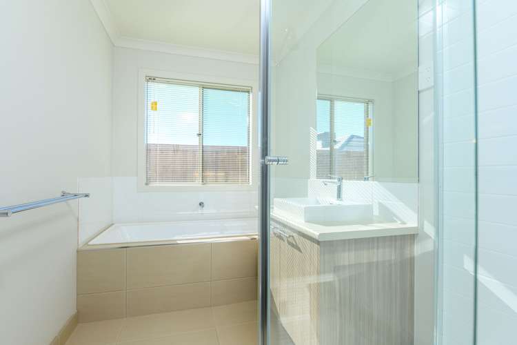 Fifth view of Homely house listing, 4 Sunbeam Street, Smythes Creek VIC 3351
