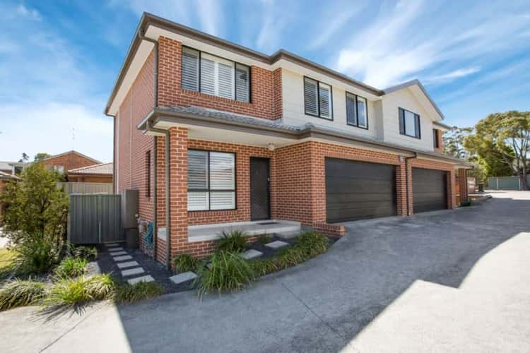 Main view of Homely townhouse listing, 2/153 Cresthaven Avenue, Bateau Bay NSW 2261