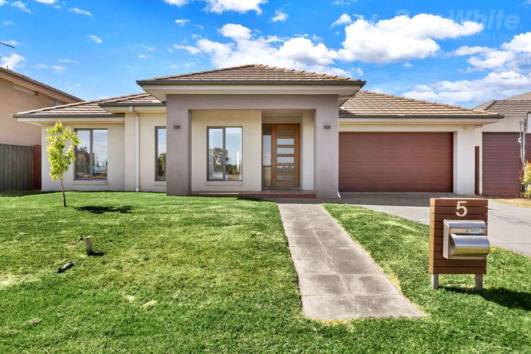 Second view of Homely house listing, 5 Starling Court, Waterways VIC 3195