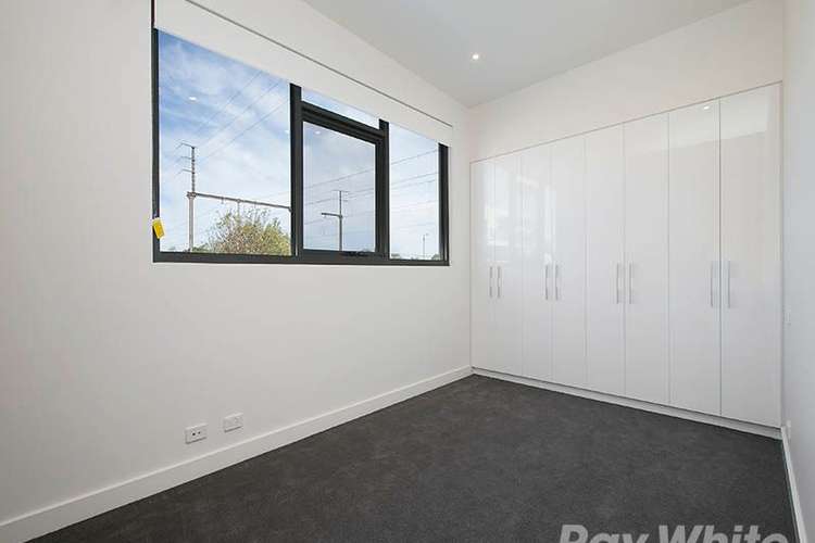 Third view of Homely apartment listing, 2/67 Patterson Road, Bentleigh VIC 3204