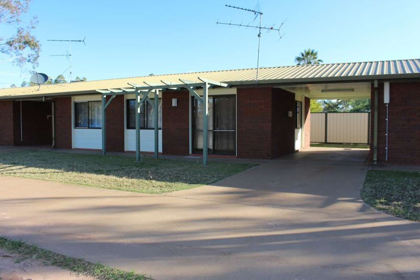 Main view of Homely unit listing, 2/249 Alfred Street, Charleville QLD 4470