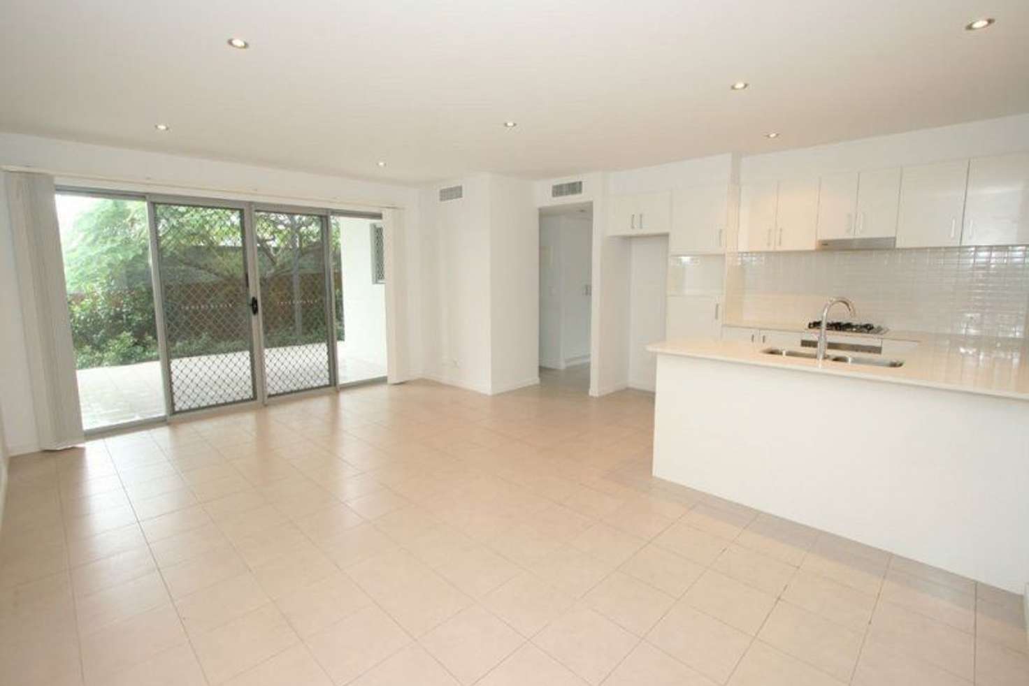 Main view of Homely unit listing, 2/46 Moore Street, Morningside QLD 4170