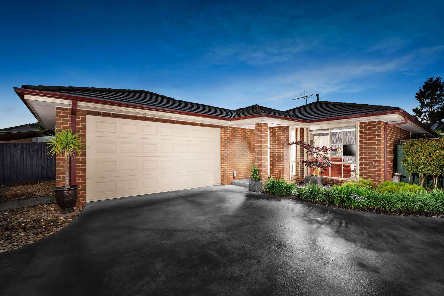 Main view of Homely unit listing, 2/12 Canterbury Close, Rowville VIC 3178