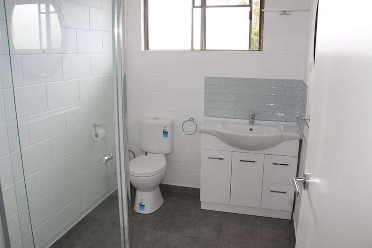 Fifth view of Homely unit listing, 4/4 Arthur Street, Boyne Island QLD 4680