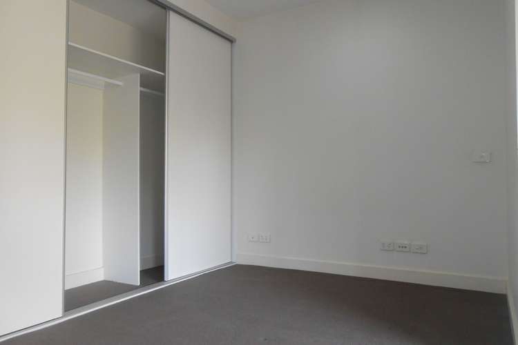 Third view of Homely apartment listing, 6/640 Elizabeth Street, Melbourne VIC 3000