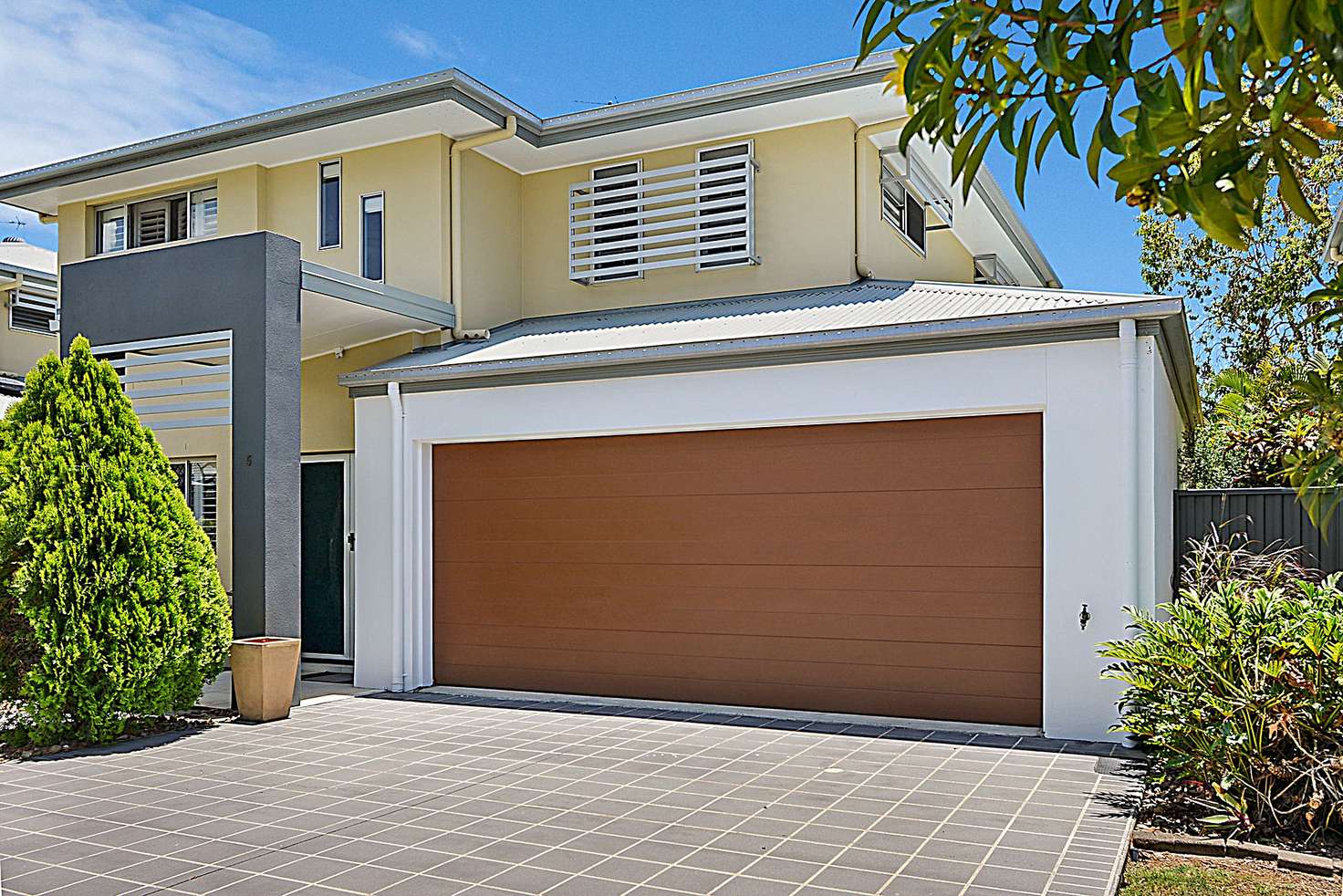 Main view of Homely townhouse listing, 5/411 Oxley Drive, Runaway Bay QLD 4216