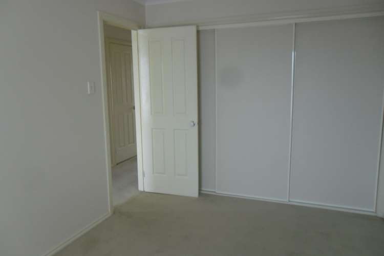 Fifth view of Homely unit listing, 2/8 Lauffre Walk, Caroline Springs VIC 3023