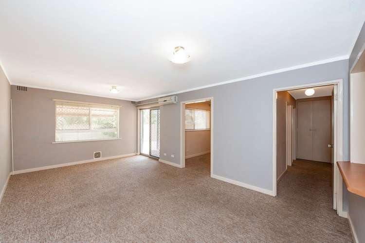 Fifth view of Homely unit listing, 2/9 Gamble Place, Orelia WA 6167