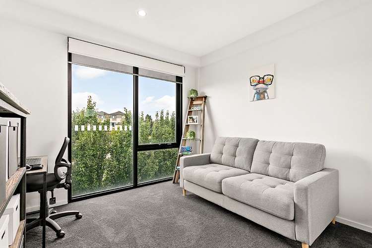 Fifth view of Homely townhouse listing, 301/58 La Scala Avenue, Maribyrnong VIC 3032