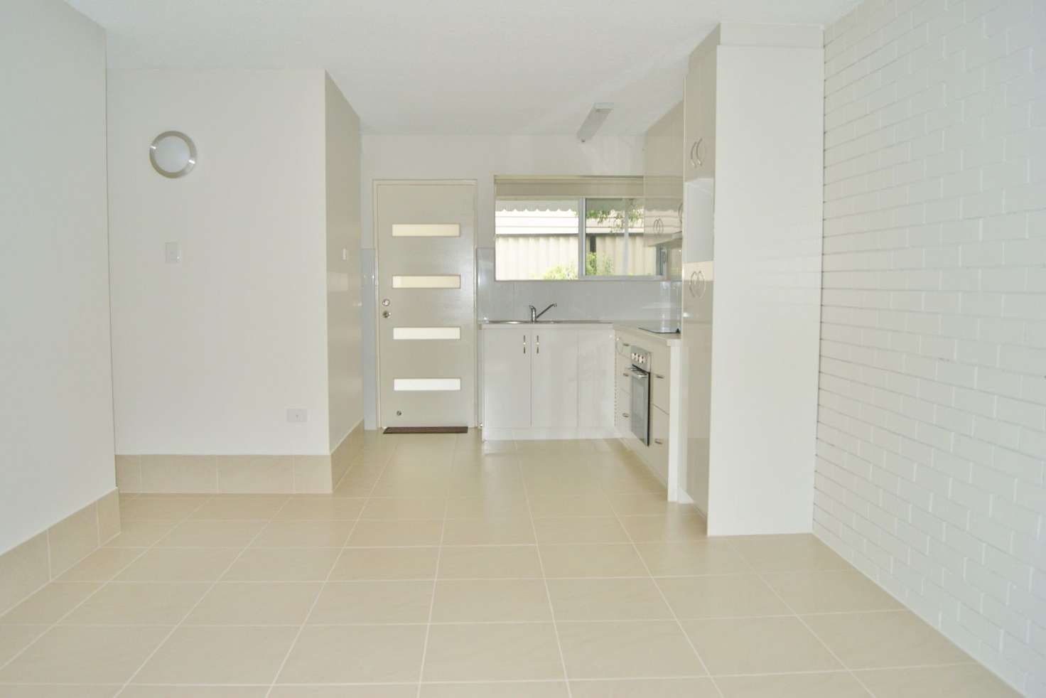 Main view of Homely townhouse listing, 4/115 Prince Edward Parade, Scarborough QLD 4020