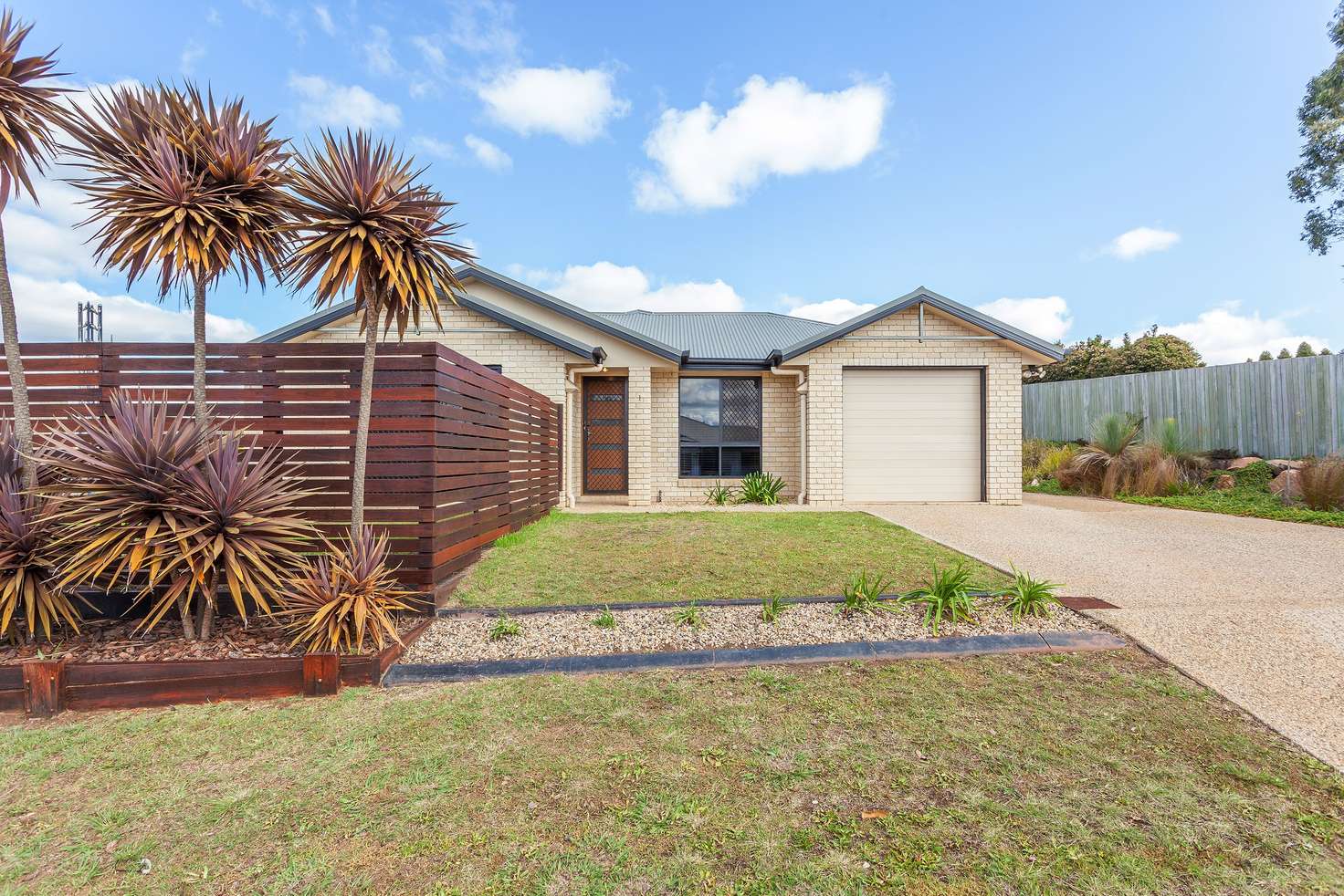 Main view of Homely unit listing, Unit 1/4 Nabiac Close, Kearneys Spring QLD 4350