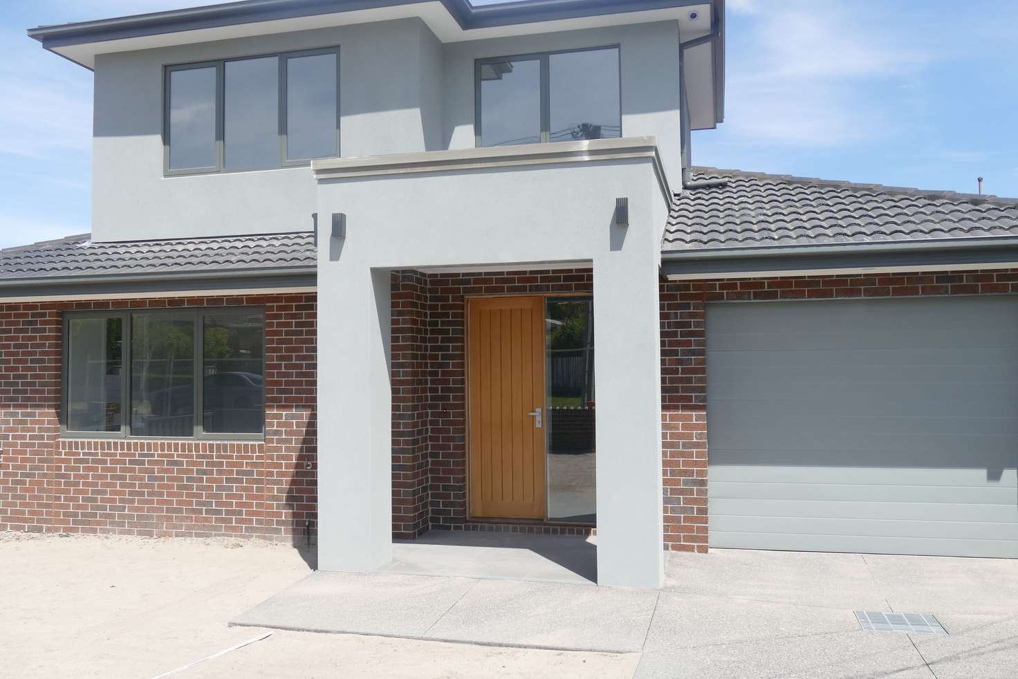Main view of Homely townhouse listing, 2/17 Fenton Street, Oakleigh East VIC 3166
