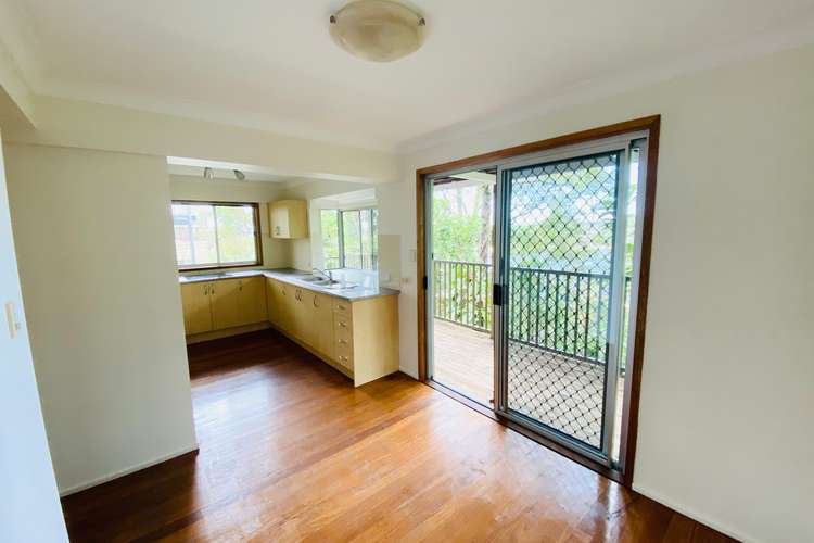 Fourth view of Homely unit listing, 2/116 Ocean Parade, Burleigh Heads QLD 4220