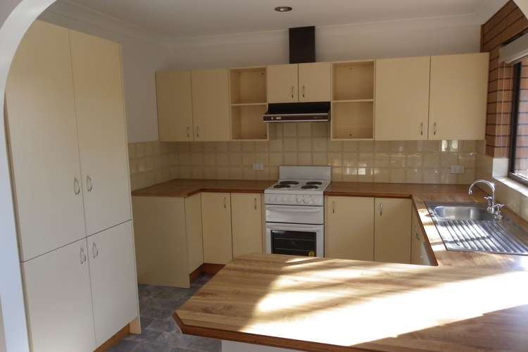 Second view of Homely unit listing, 2/106 Lawrence Street, Wodonga VIC 3690