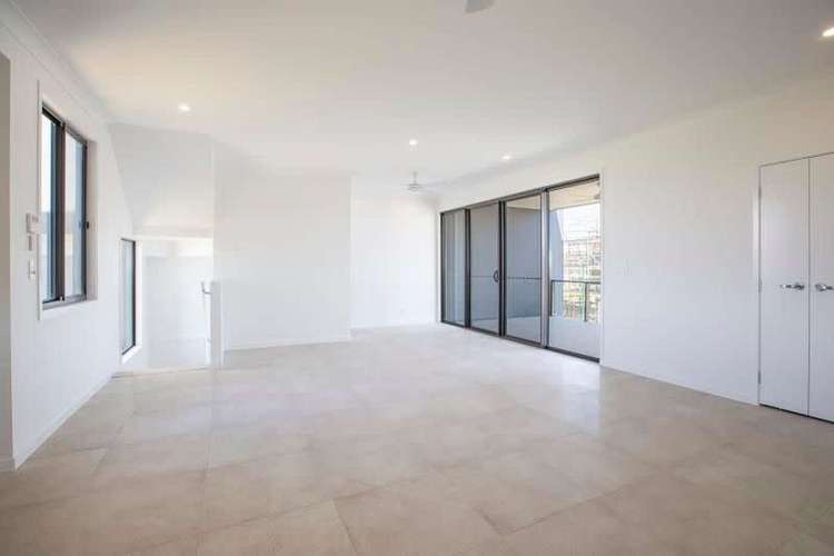 Second view of Homely house listing, 39 Parkcove Boulevard, Hope Island QLD 4212