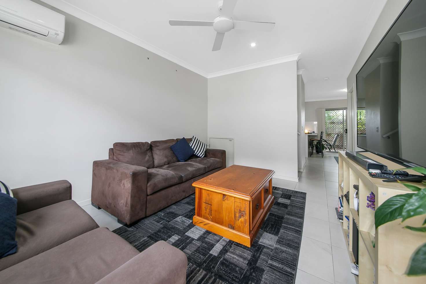 Main view of Homely townhouse listing, 2/43 Surman Street, Birkdale QLD 4159
