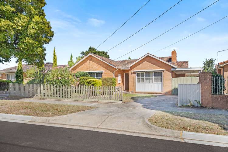 Main view of Homely house listing, 11 The Outlook, Glen Waverley VIC 3150