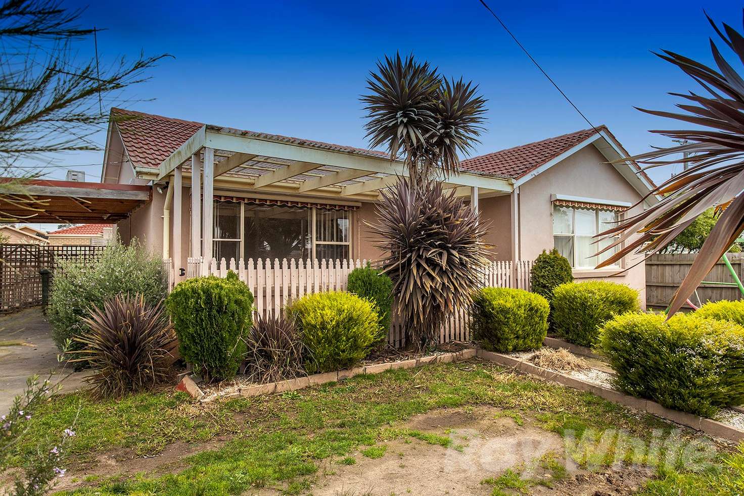 Main view of Homely unit listing, 1/24 Cootamundra Street, Doveton VIC 3177