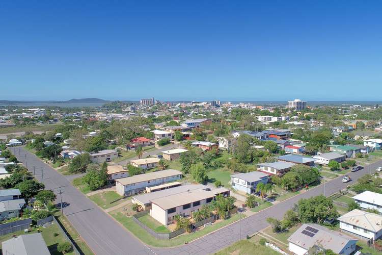Main view of Homely unit listing, 2/17 Fletcher Street, West Gladstone QLD 4680